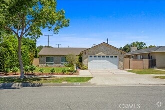 Building Photo - 1403 E Chalynn Ave