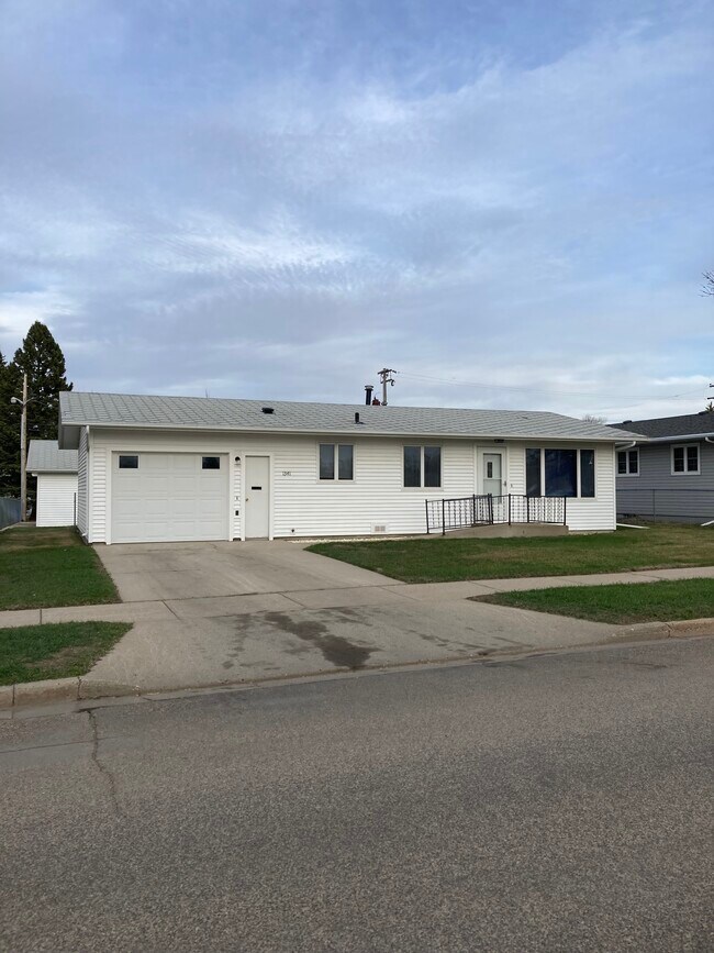 Foto del edificio - 1341 1st St SW