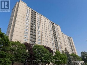 Building Photo - 5 Parkway Forest Dr