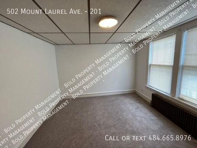 Foto del edificio - 502 Mount Laurel Rd