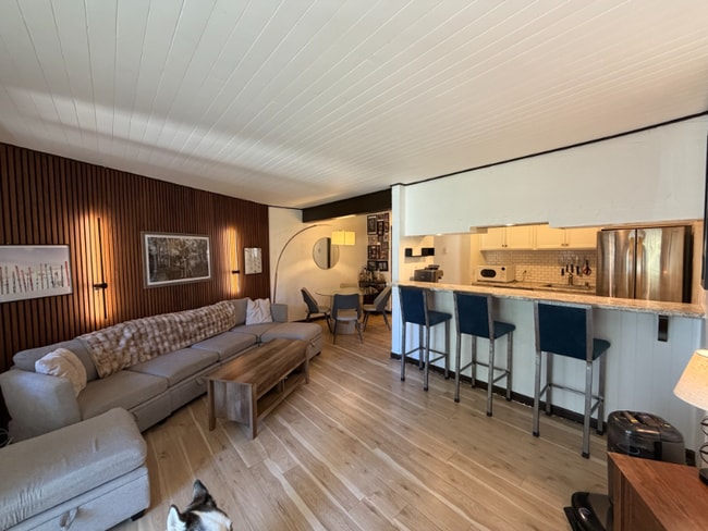 Building Photo - 414 W Beaver Creek Blvd