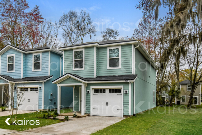Building Photo - 1355 Mull Street