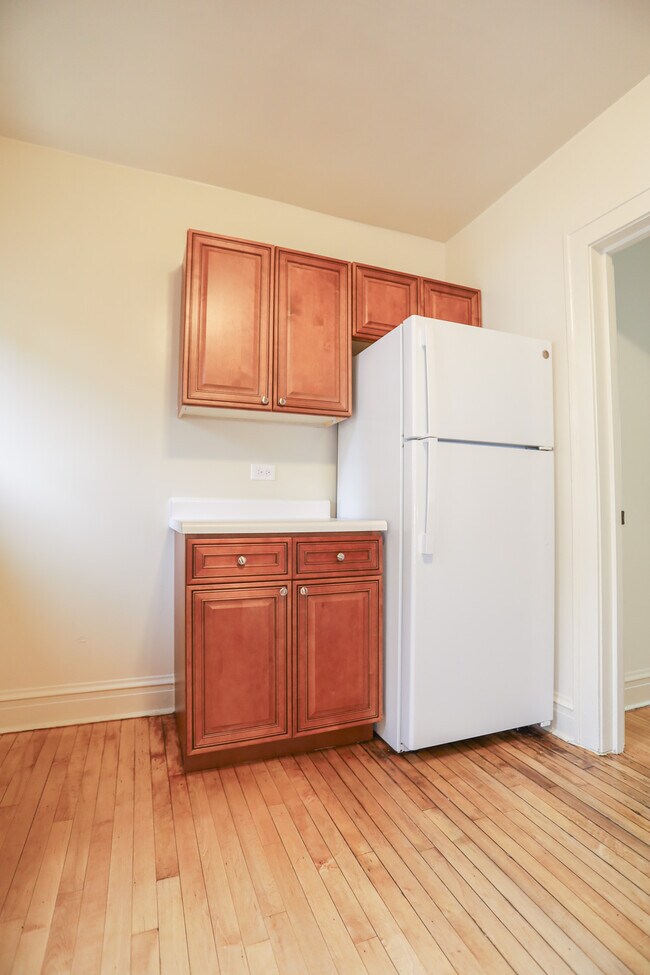 Foto del edificio - 2958 N Seeley Ave