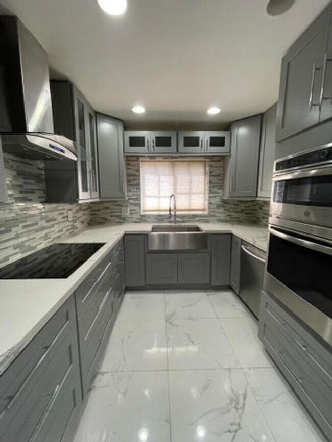 Foto del edificio - 3011 NW 48th Ave