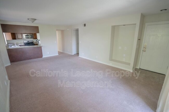 Foto del edificio - 26936 Flo Ln