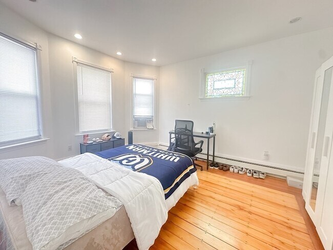 Building Photo - 20 Imrie Rd
