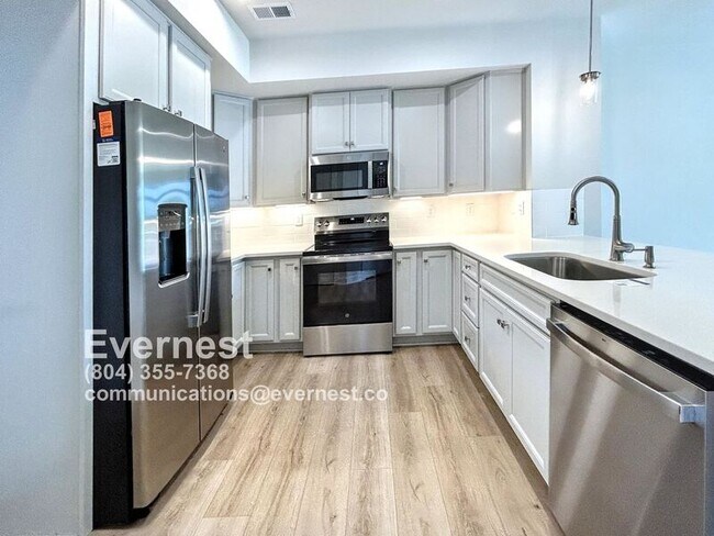 Foto del edificio - 12112 Calgary Lp