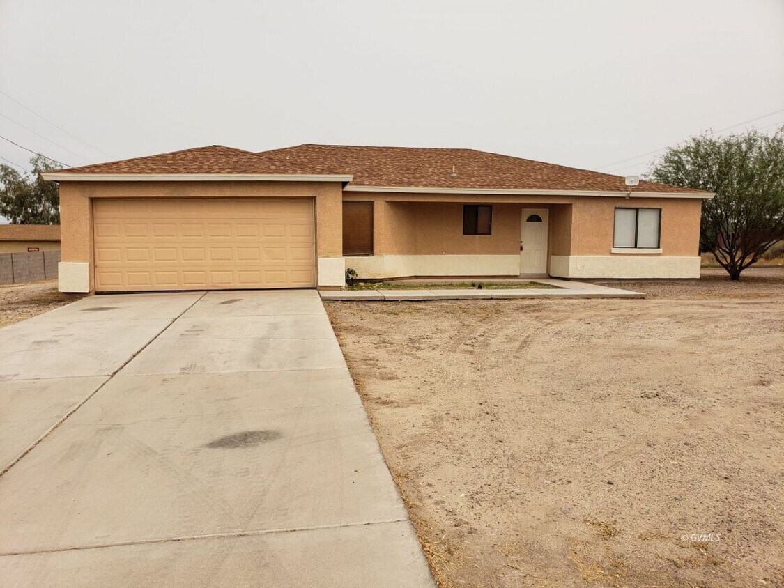 Primary Photo - 7465 S Branding Iron Rd