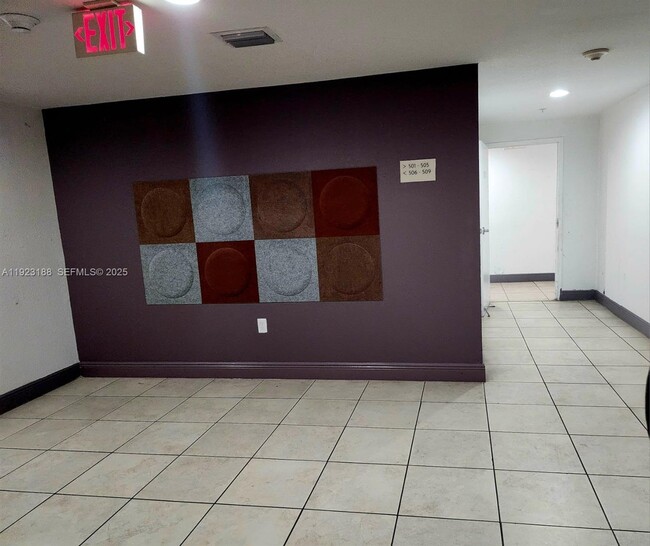 Foto del edificio - 120 SW 8th Ave