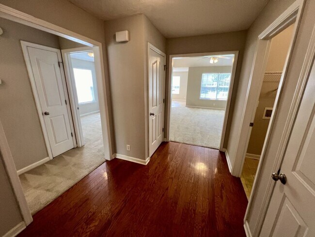 Building Photo - 3 Bed, 2 Bath, One level home in BLACKMAN