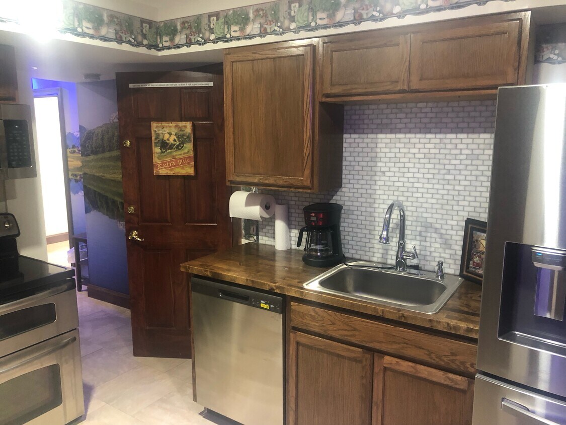 Foto principal - 325 Ronkonkoma Ave