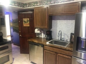 Building Photo - 325 Ronkonkoma Ave