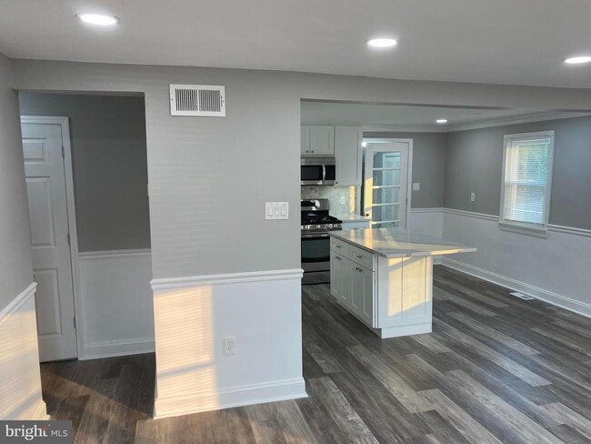 Foto del edificio - 404 Abbott Rd