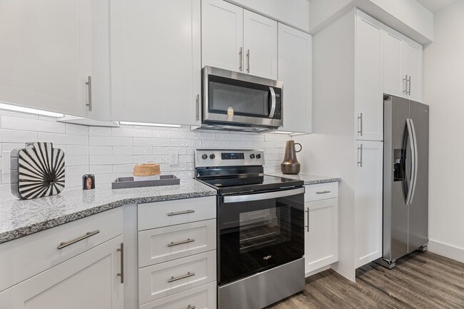 1HAB, 1BA - 729 pies cuadrados - Cocina - Lakecrest Apartments