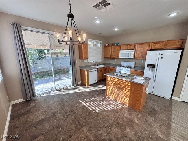 Building Photo - 3317 La Cascada Ave