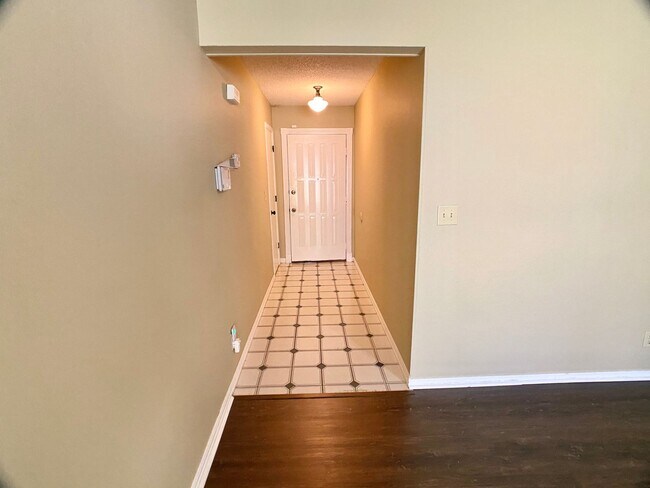 Building Photo - 4 Bedroom House, Jenks Schools, Vinyl Plan...