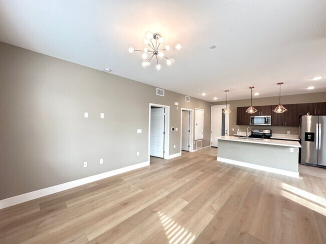 Building Photo - Charleston & 215 Aka Affinity