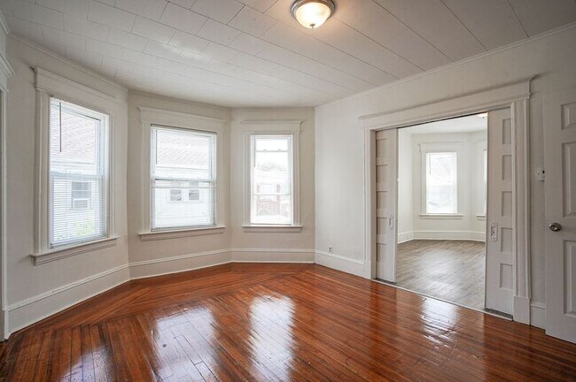 Building Photo - 529-531-531 Armory St