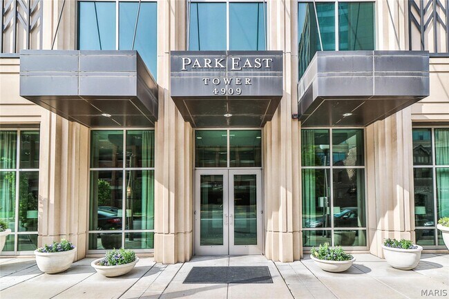 Foto del edificio - 4909 Laclede Ave