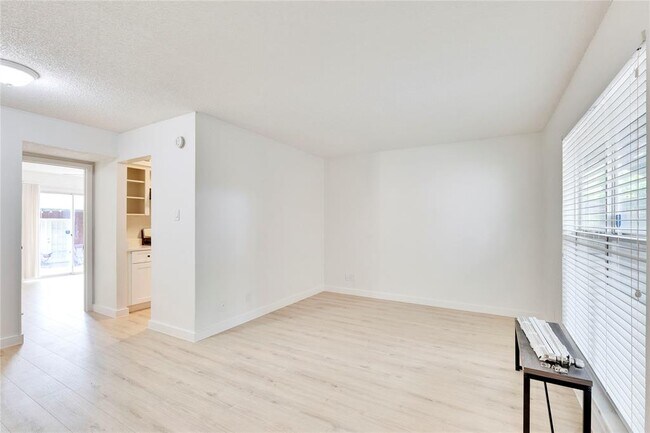 Foto del edificio - 2314 Parker Ln