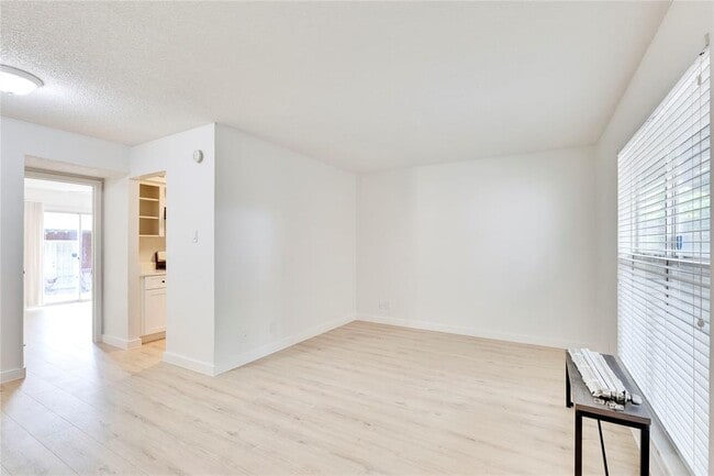 Building Photo - 2314 Parker Ln