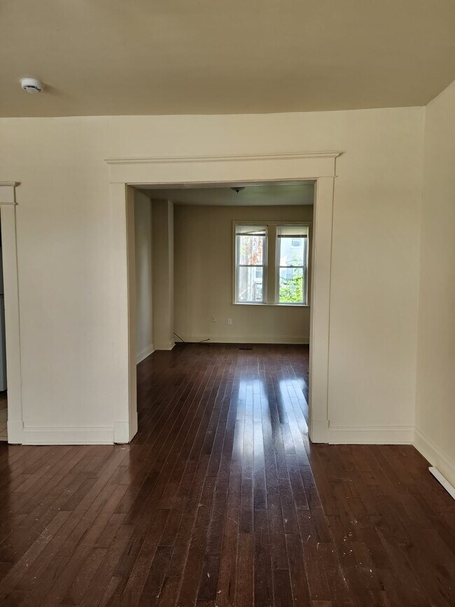 Foto del edificio - 2708 W Franklin St