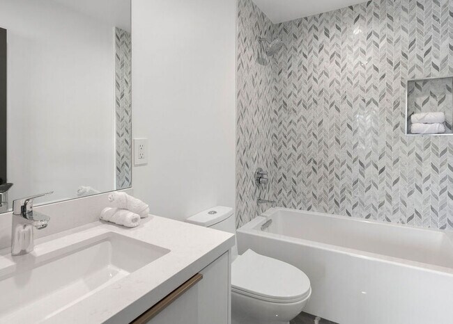 este es el baño privado para invitados - 26212 Alizia Canyon Dr