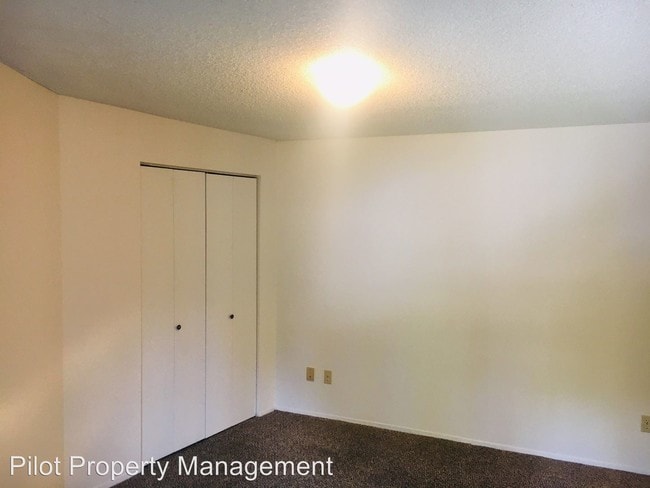 Building Photo - 5325 Ravenna Pl NE