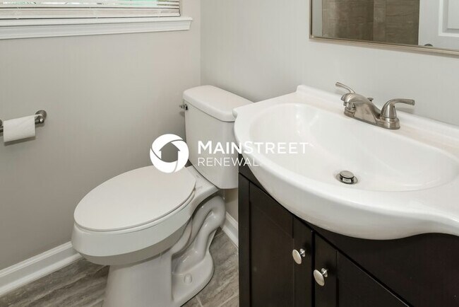 Foto del edificio - 4 Bedroom Pet-Friendly Home in JACKSONVILLE, FL with Main Street Renewal