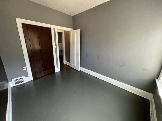 Foto del edificio - 1471 Ridgewood Ave