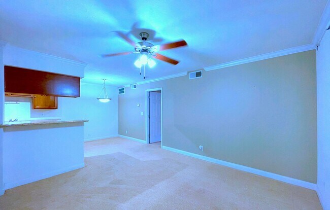 Building Photo - 3135 S Mojave Rd
