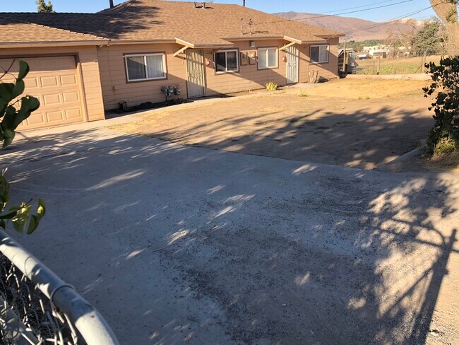 Foto del edificio - 19503 Cherry Ln