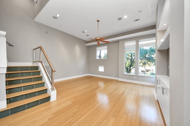 Foto del edificio - 1610 Calumet St