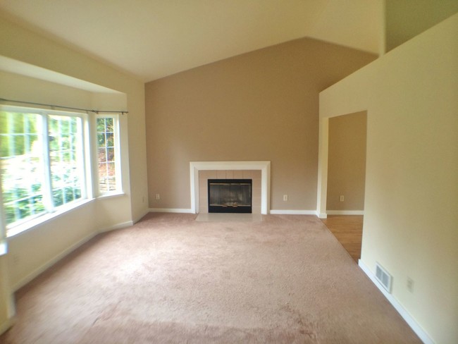 Building Photo - 7719 Beachwood Ave NE