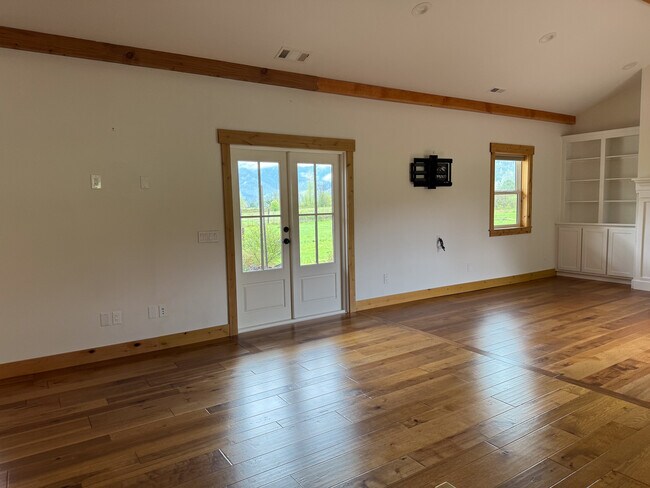 To covered patio - 825 Murphy Creek Rd
