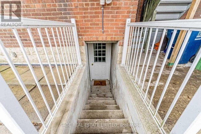 Building Photo - 118 Braemar Ave