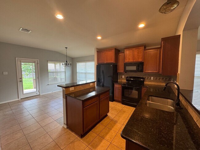 Foto del edificio - Freshly Renovated Midway ISD Home