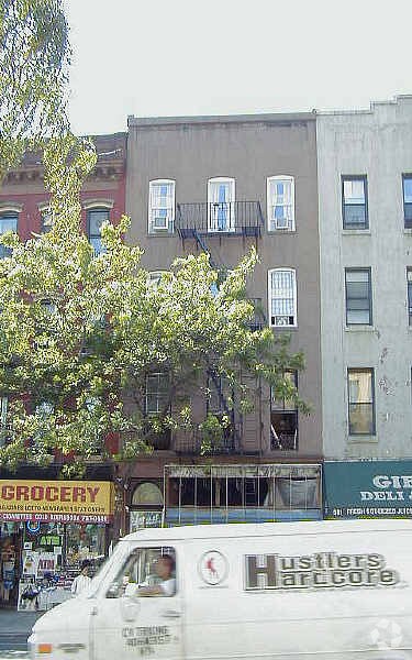 Primary Photo - 679 Ninth Ave