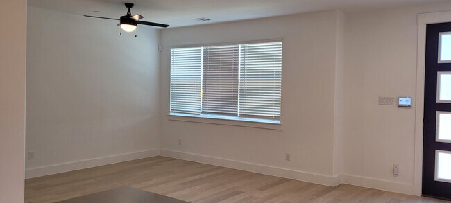 Building Photo - 4541 Lamplights Dr