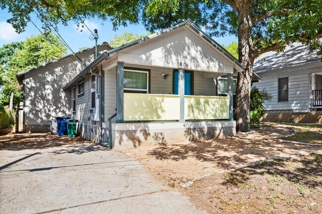 Building Photo - 1806 Walnut Ave