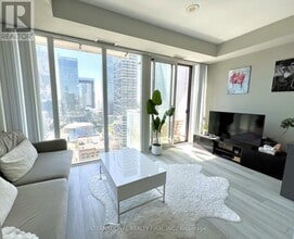 Building Photo - 126 Simcoe St