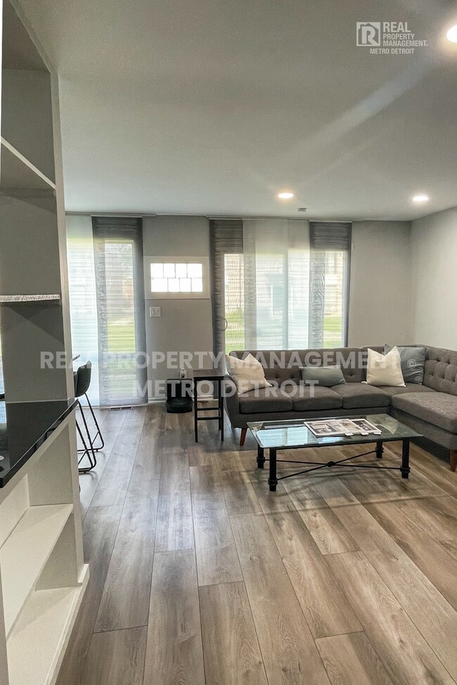 Foto del edificio - 22148 Dante St