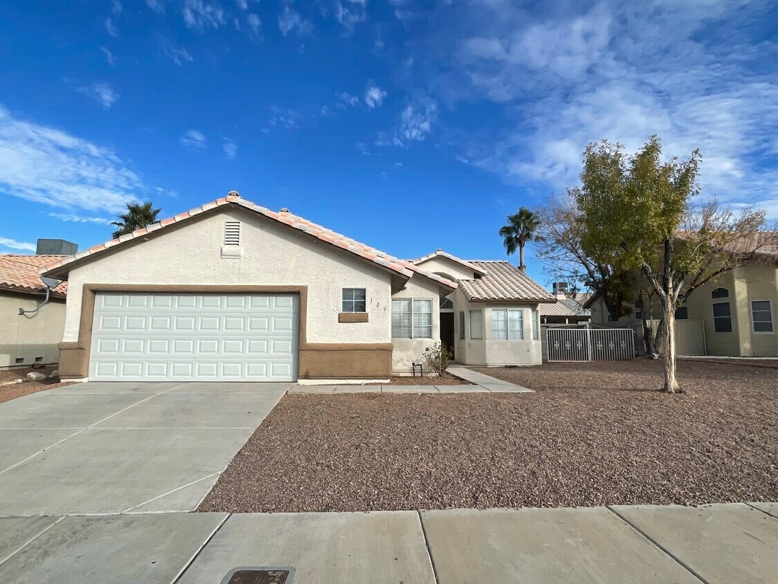 Foto principal - 104 Cloudcrest Dr