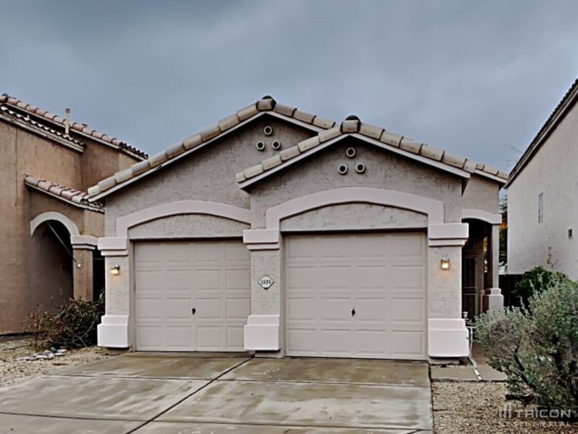 Foto principal - 1335 W Wahalla Ln