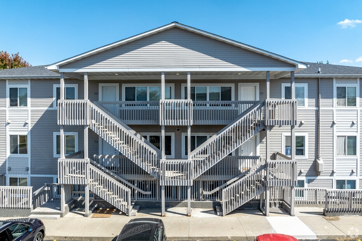 Tripp Street Apartments - Tripp Street Apartments