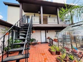 Building Photo - 506 Rosewood Dr