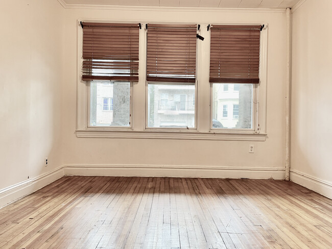 Building Photo - 62 Bostwick Ave