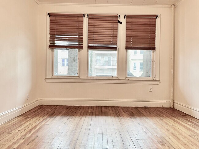 Foto del edificio - 62 Bostwick Ave