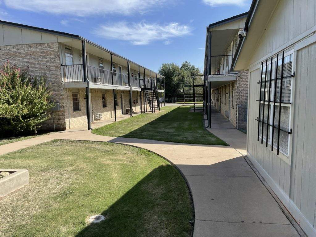 Foto principal - 1502 NW Kingsbury Ave