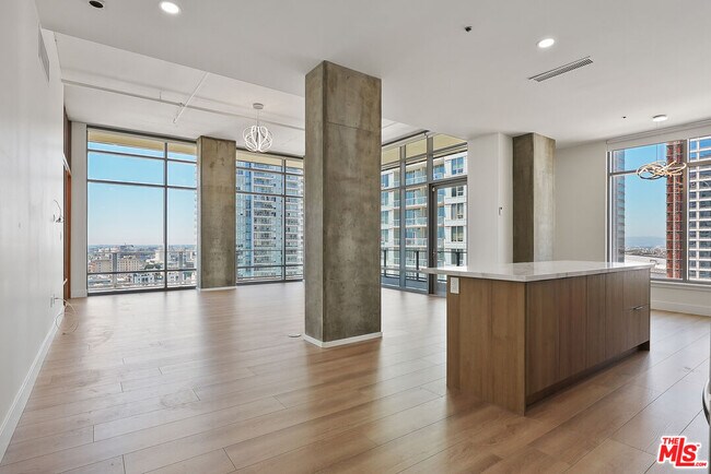 Foto del edificio - 1100 S Hope St